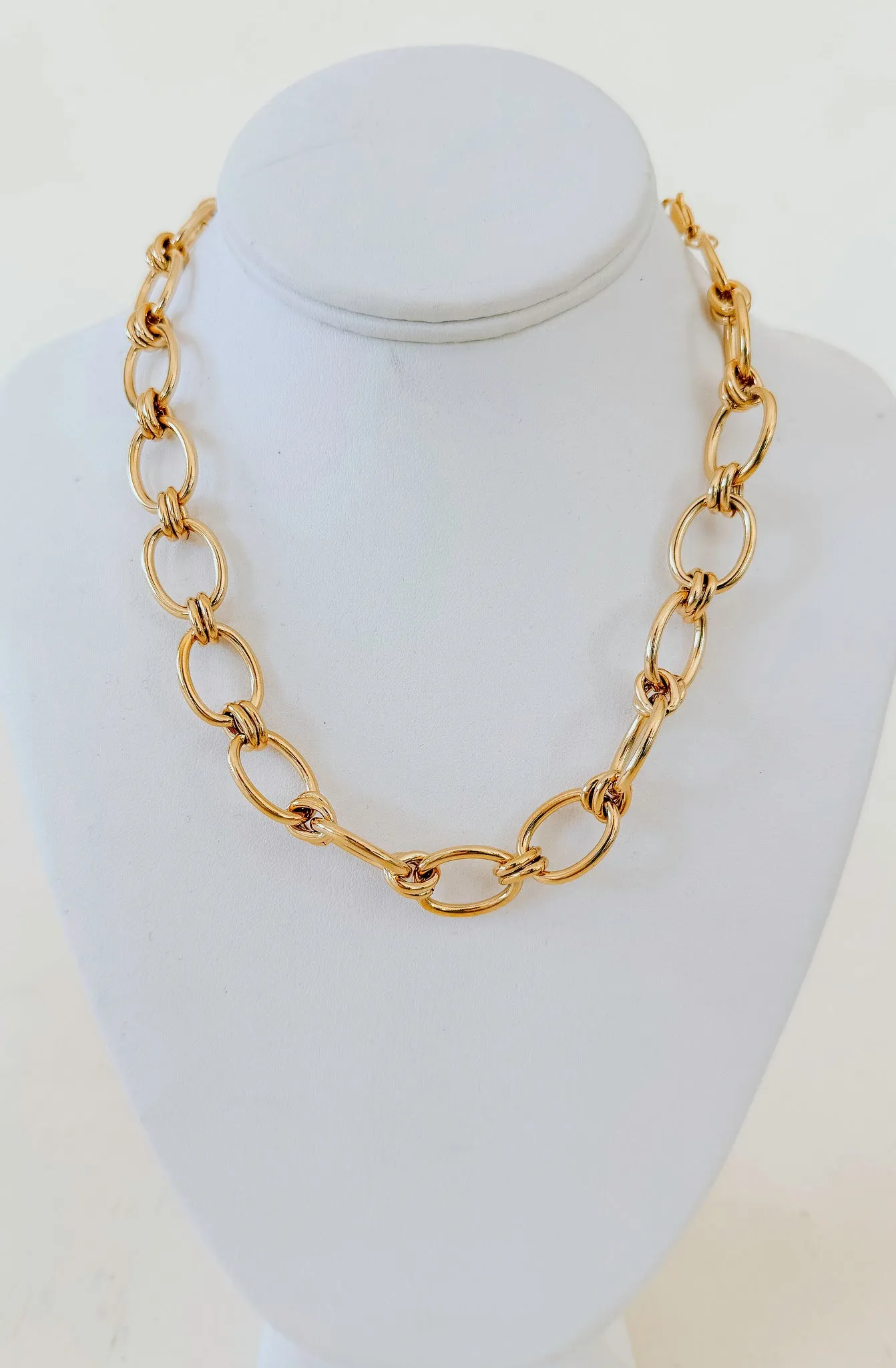 BRENDA GRANDS CHUNKY OVAL NECKLACE