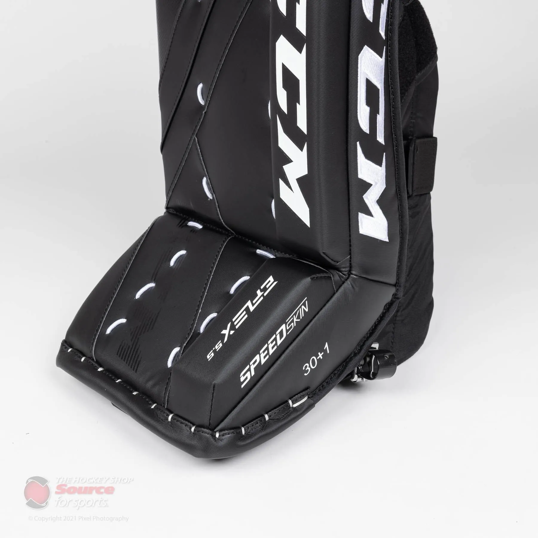 CCM Extreme Flex E5.5 Junior Goalie Leg Pads - Source Exclusive