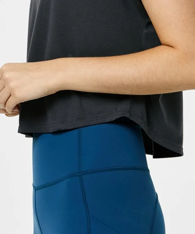 Charming Crop Sleeve