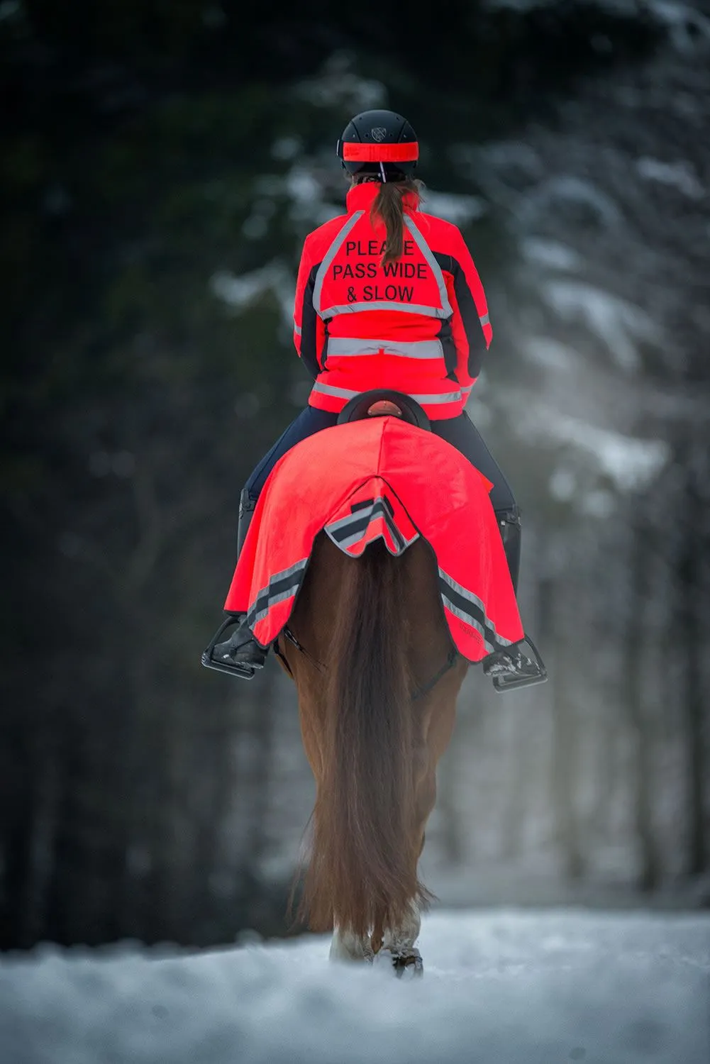 Equisafety Hi-Vis Waterproof Wrap Around Rug