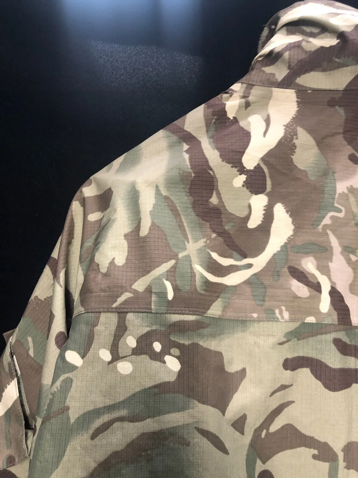 Genuine British Army MTP Camouflaged Waterproof Lightweight Jacket - 170/90