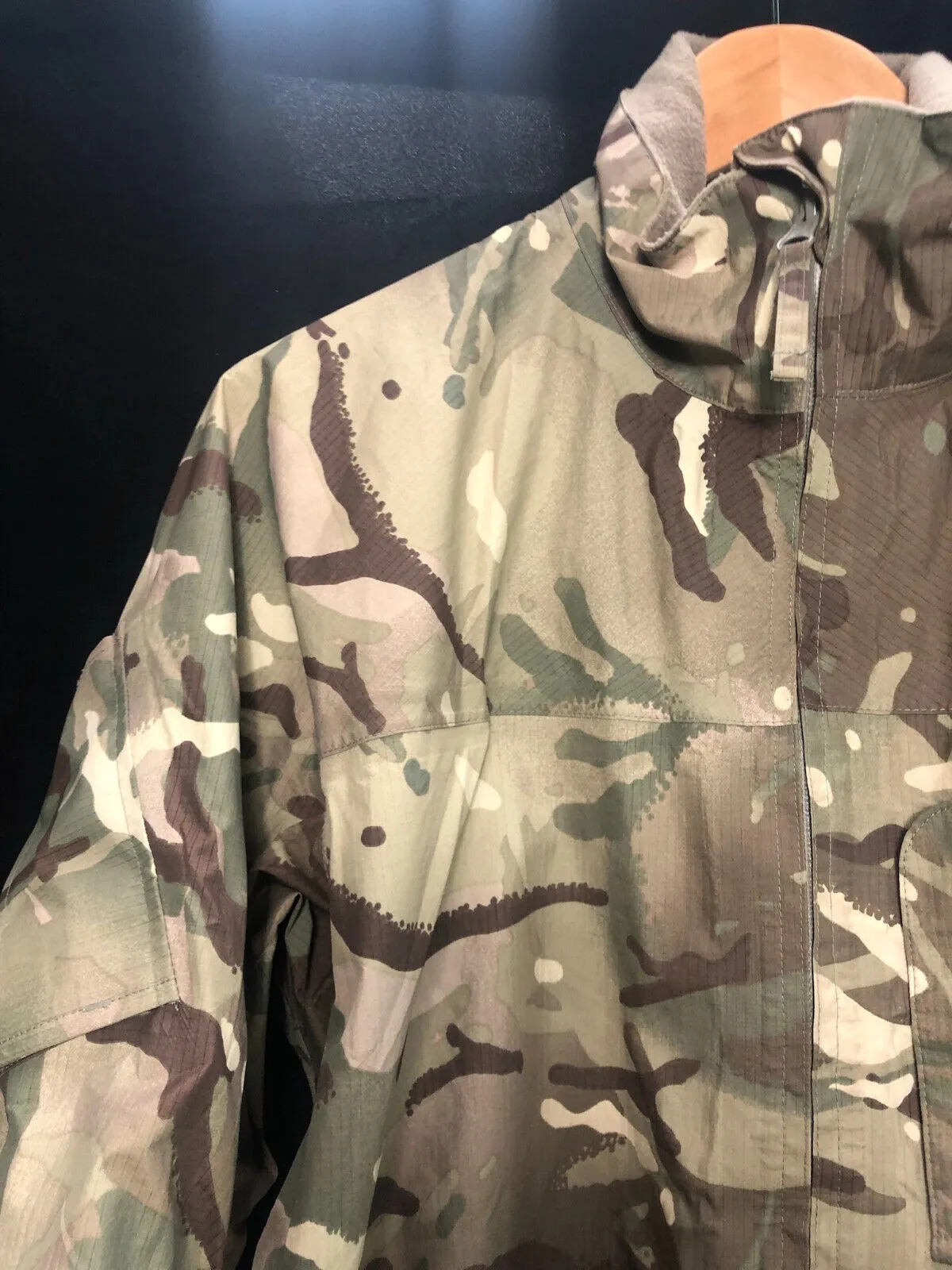 Genuine British Army MTP Camouflaged Waterproof Lightweight Jacket - 170/90