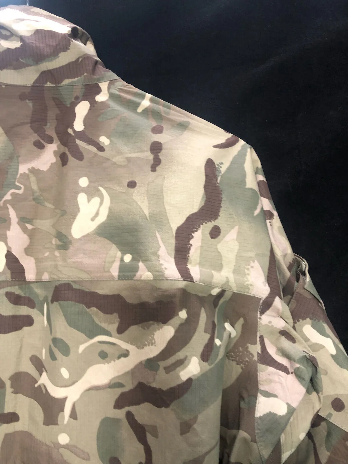 Genuine British Army MTP Camouflaged Waterproof Lightweight Jacket - 170/90
