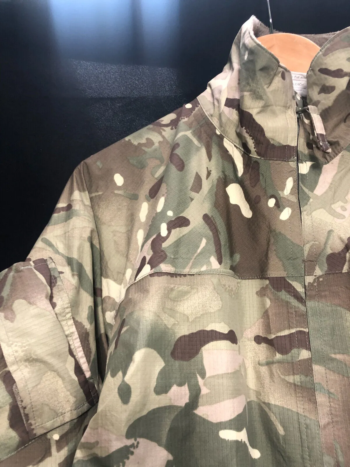 Genuine British Army MTP Camouflaged Waterproof Lightweight Jacket - 170/90