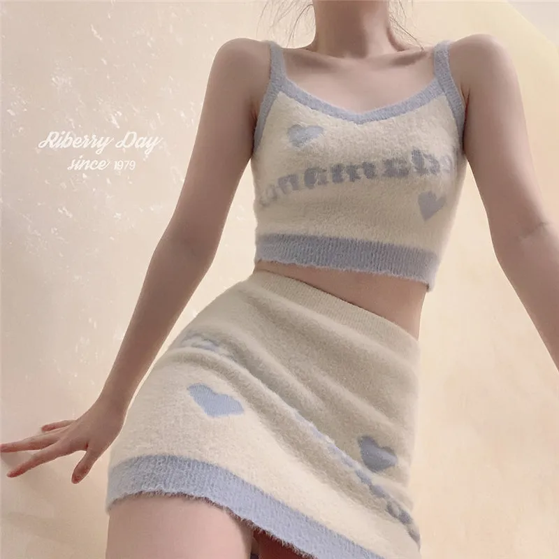 Letter Heart Knit Camisole Skirt Cream Blue Suit UB6256