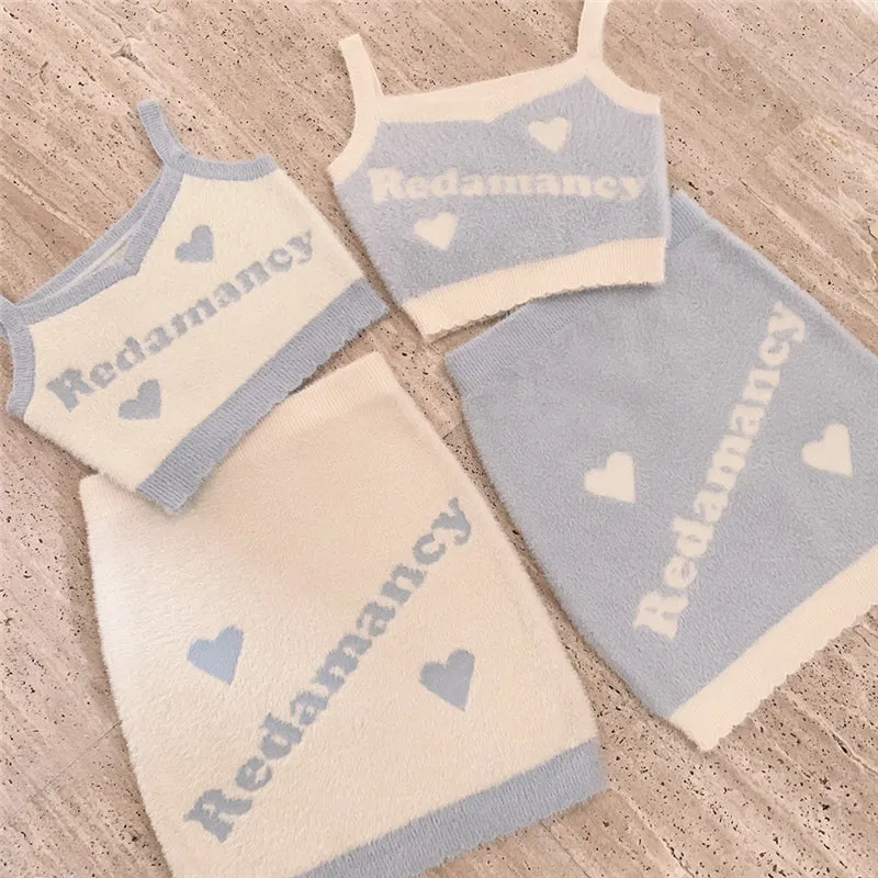 Letter Heart Knit Camisole Skirt Cream Blue Suit UB6256
