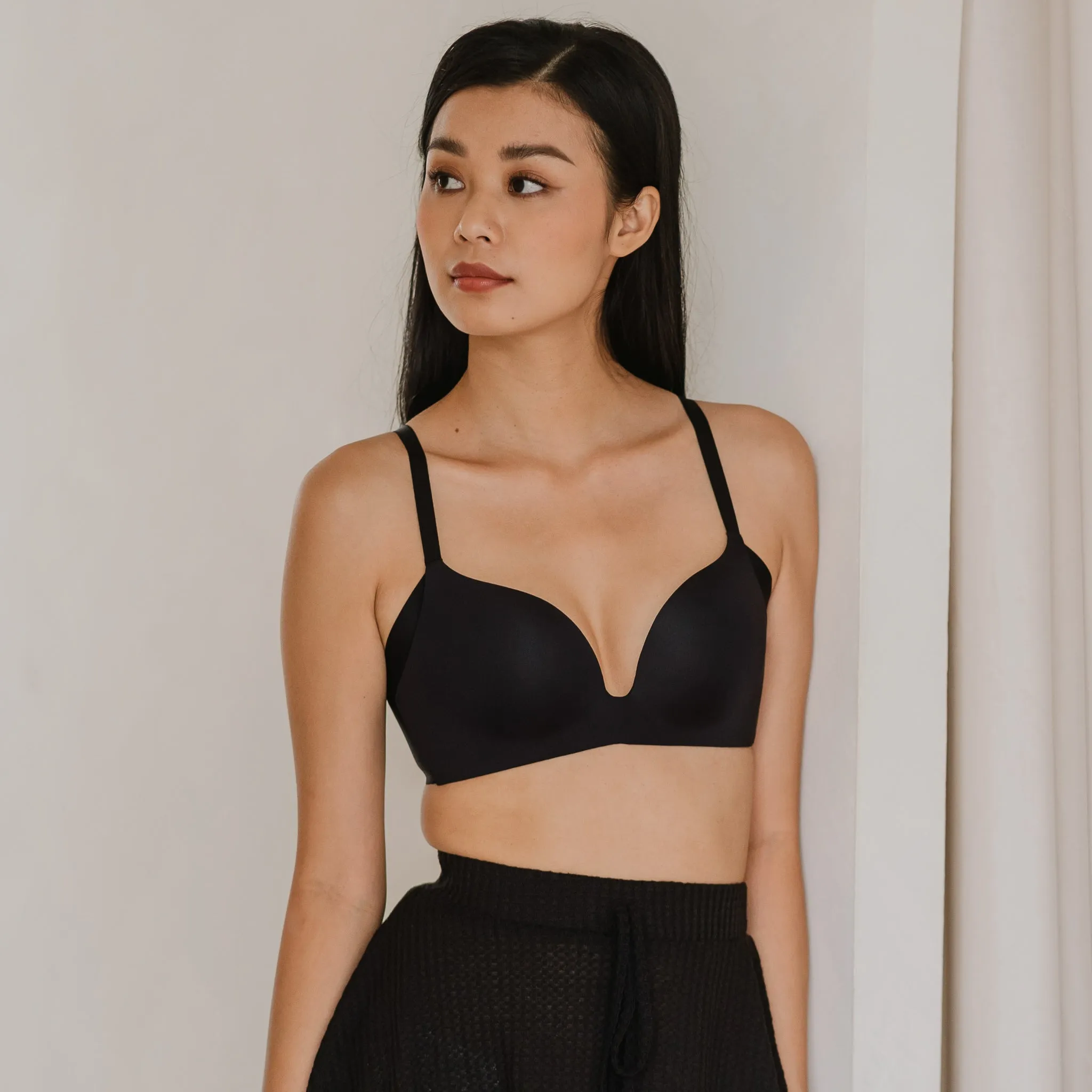 Oh-So-Smooth Essential Wireless Push Up Bra in Black