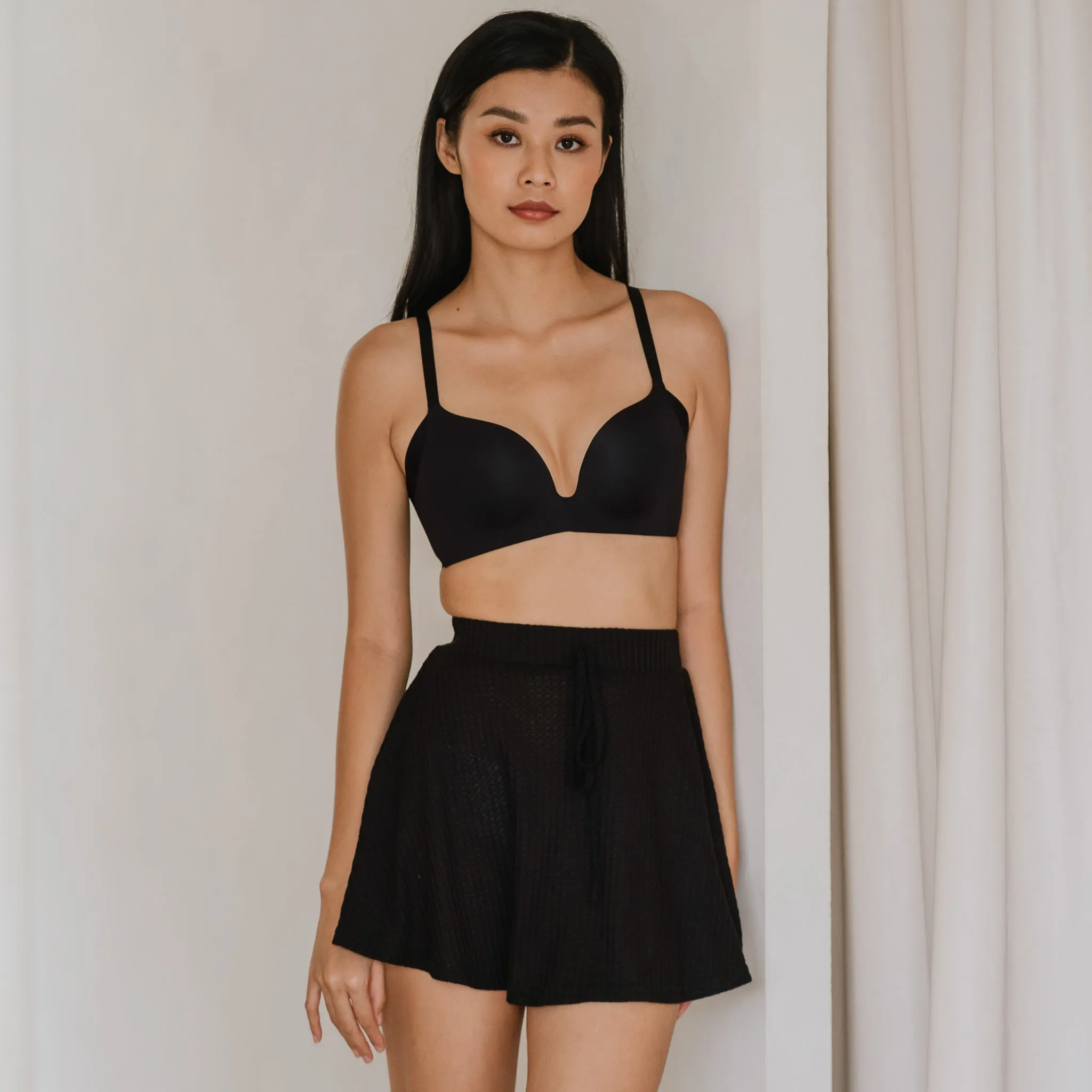 Oh-So-Smooth Essential Wireless Push Up Bra in Black
