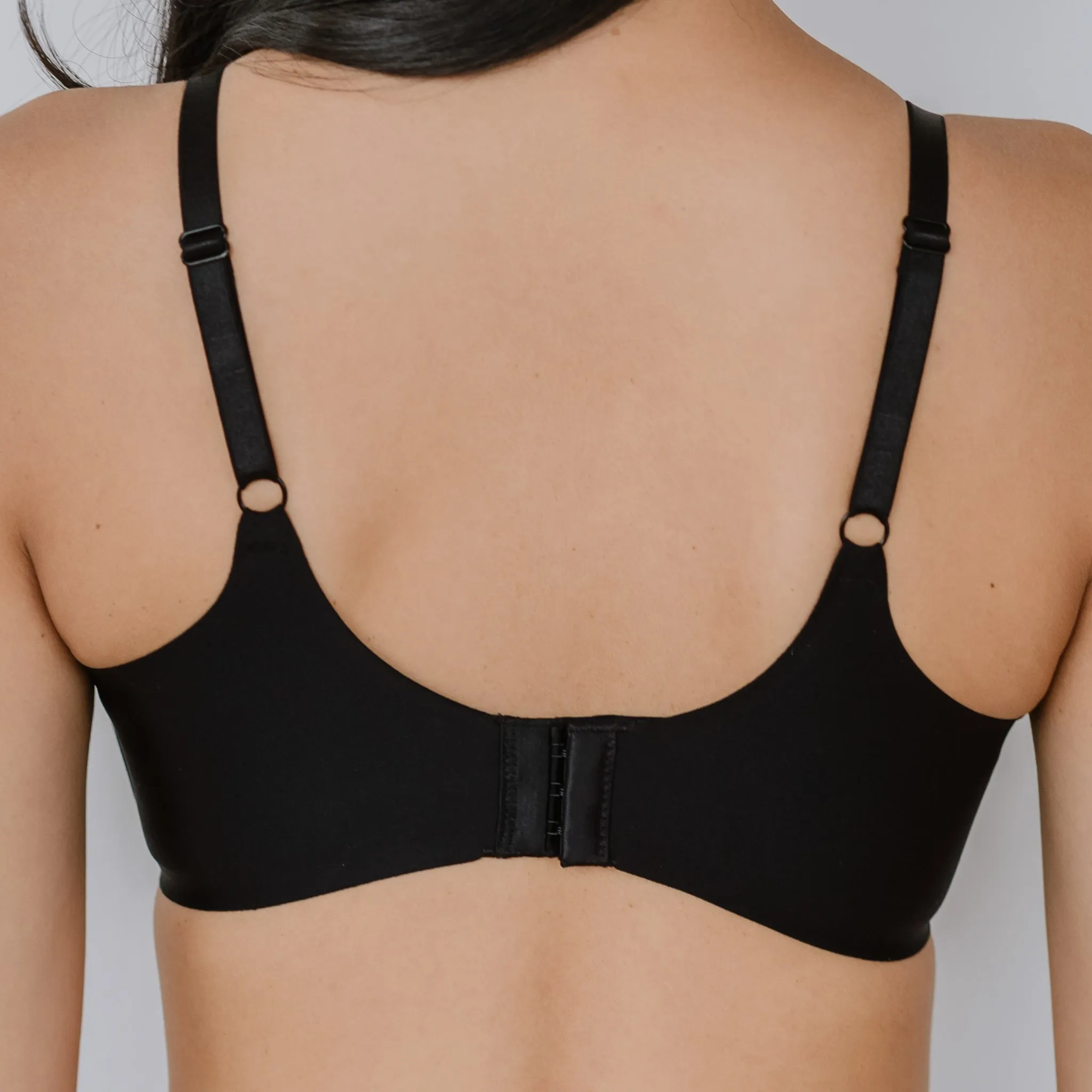 Oh-So-Smooth Essential Wireless Push Up Bra in Black