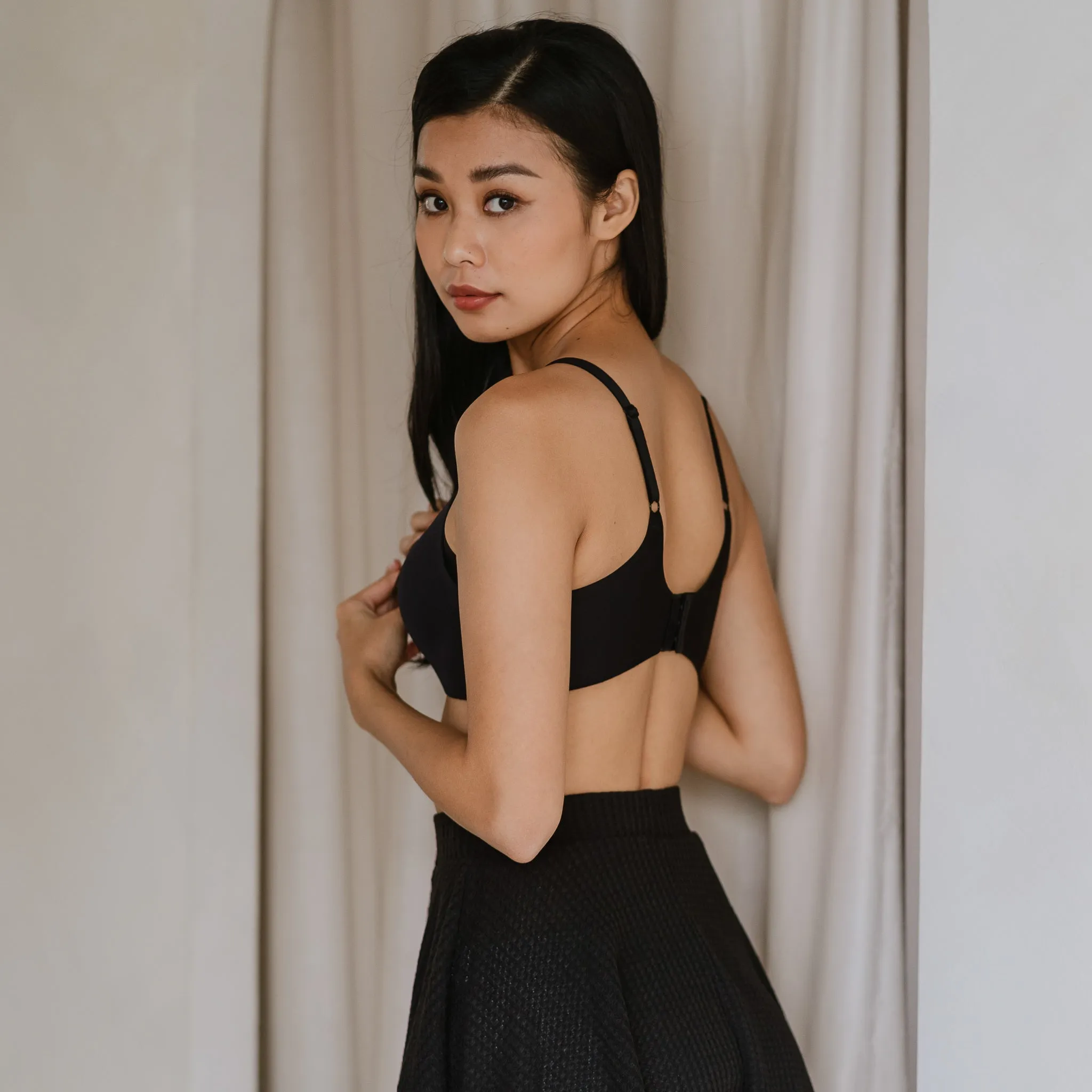 Oh-So-Smooth Essential Wireless Push Up Bra in Black