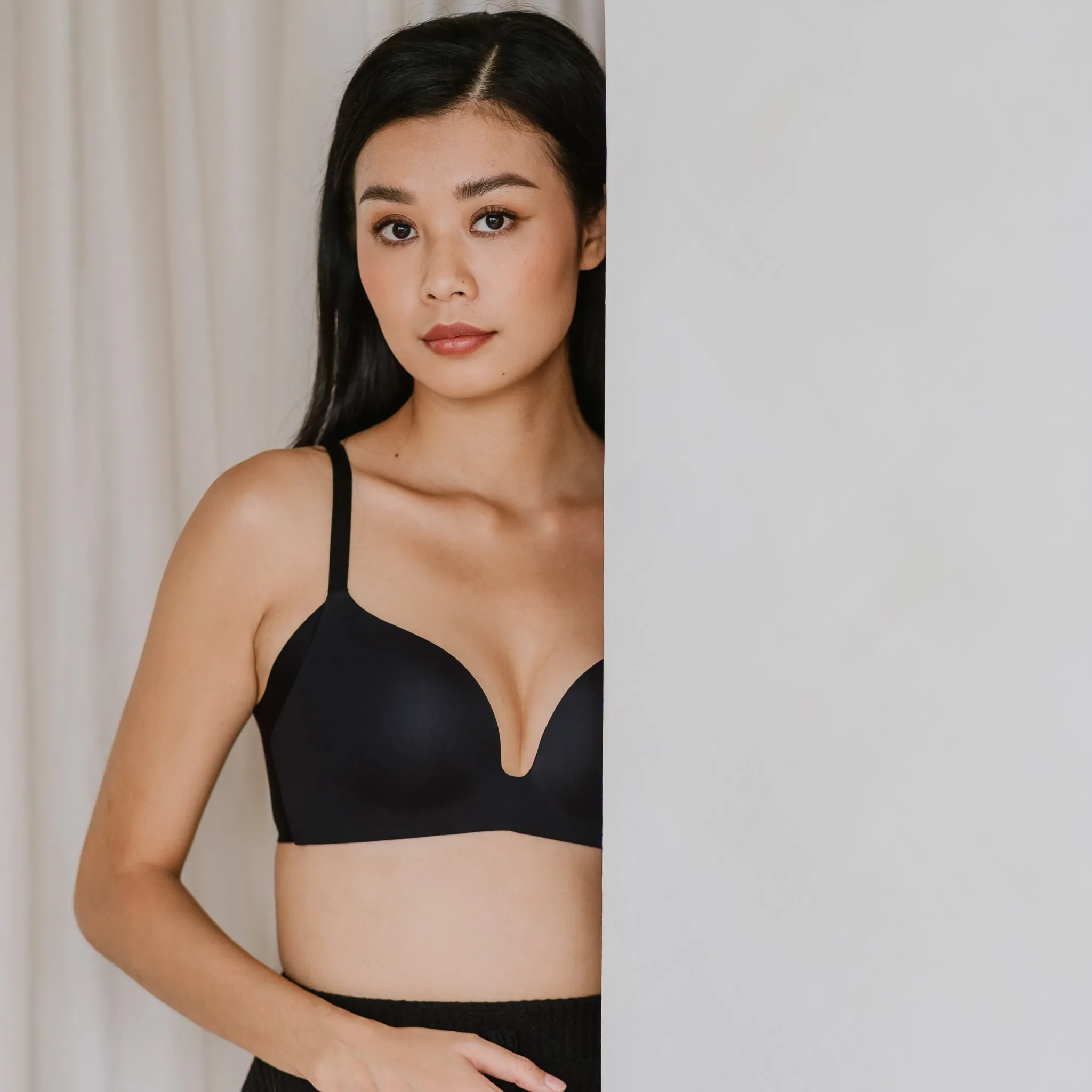 Oh-So-Smooth Essential Wireless Push Up Bra in Black