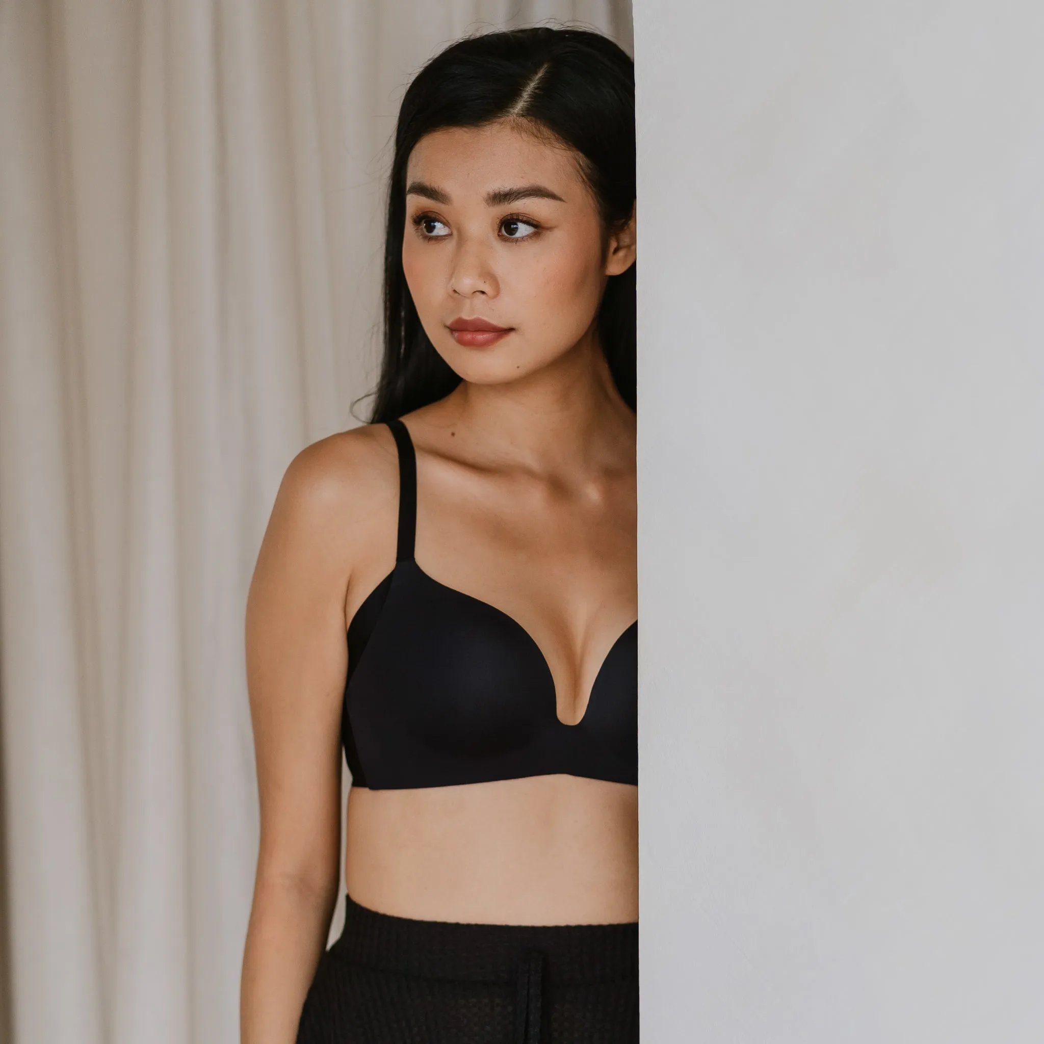 Oh-So-Smooth Essential Wireless Push Up Bra in Black