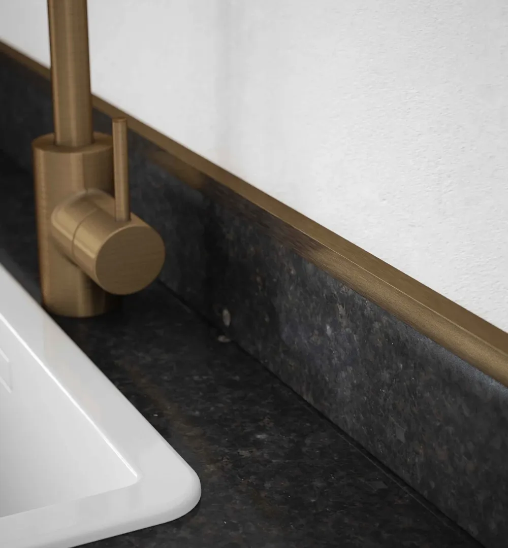 RUK Aluminium Equal Sided Angle 2500mm - Antique Brass