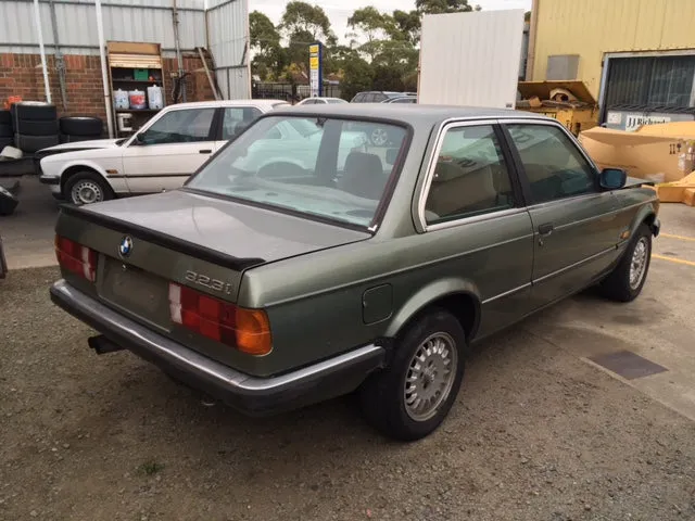 S2732 3' E30 Coupe 323i M20 AUTO 1985/01