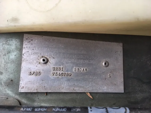 S2732 3' E30 Coupe 323i M20 AUTO 1985/01