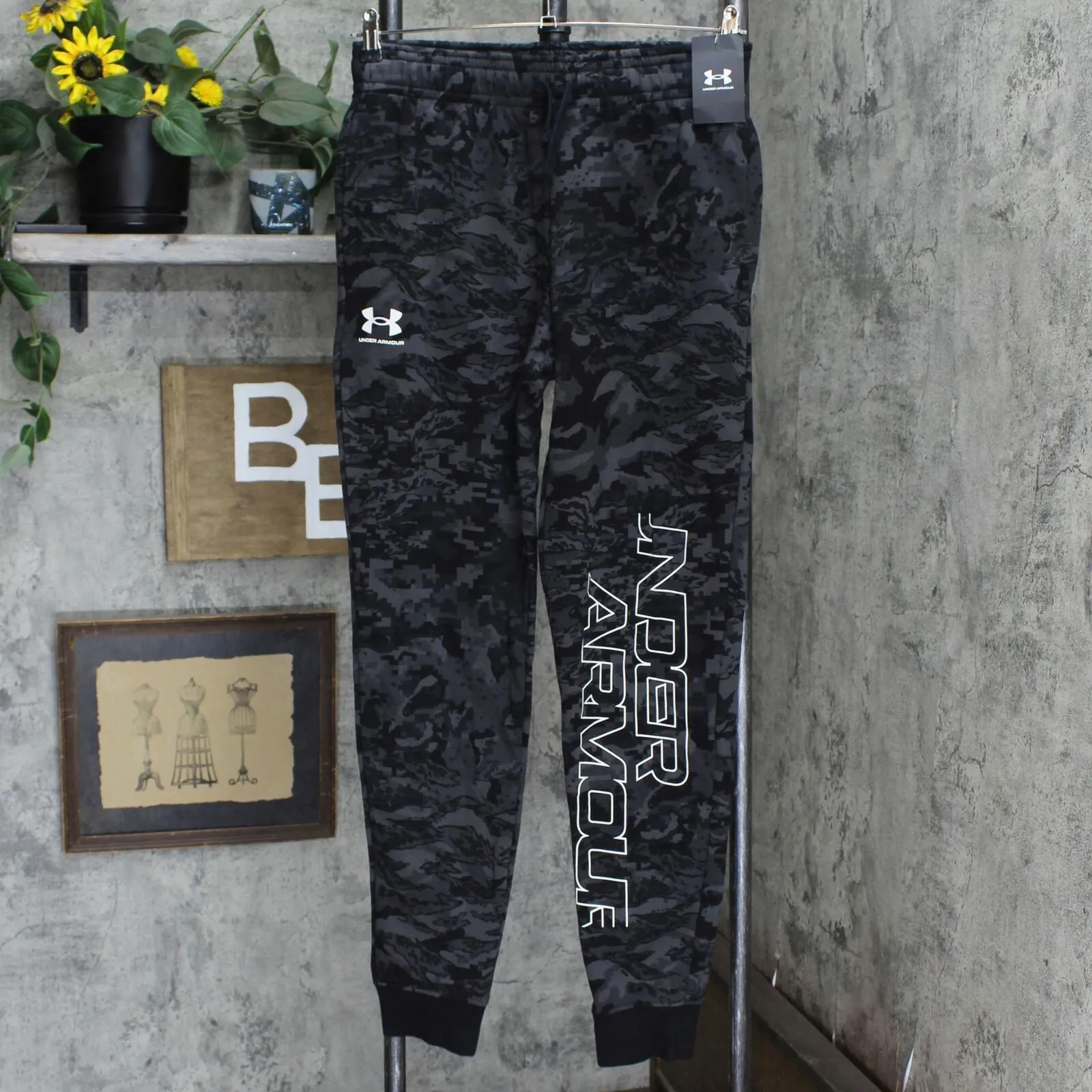 Under Armour Men's Camo Logo Sweatpants Joggers Pants