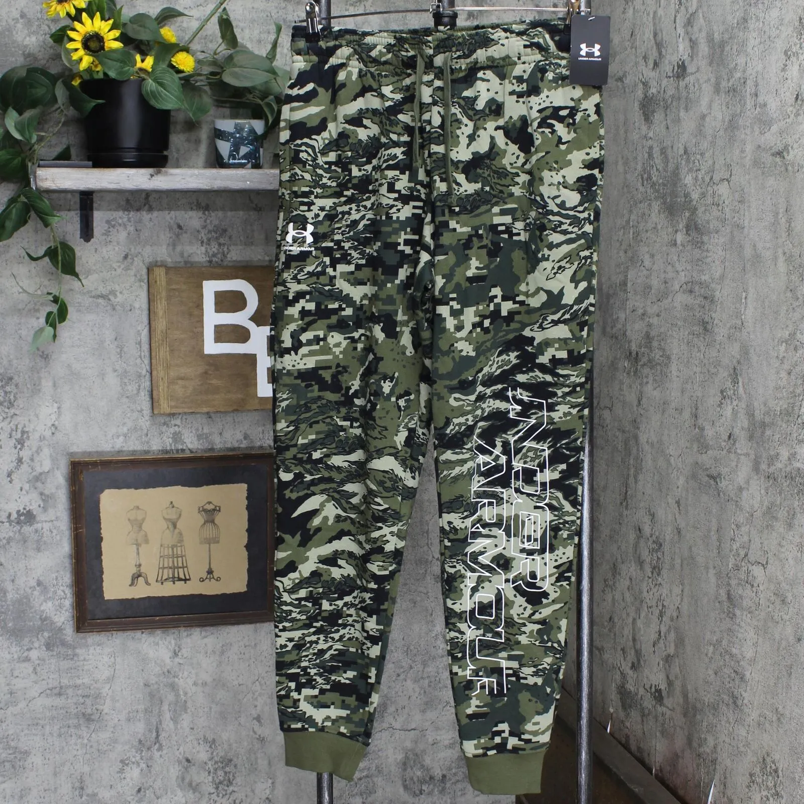 Under Armour Men's Camo Logo Sweatpants Joggers Pants