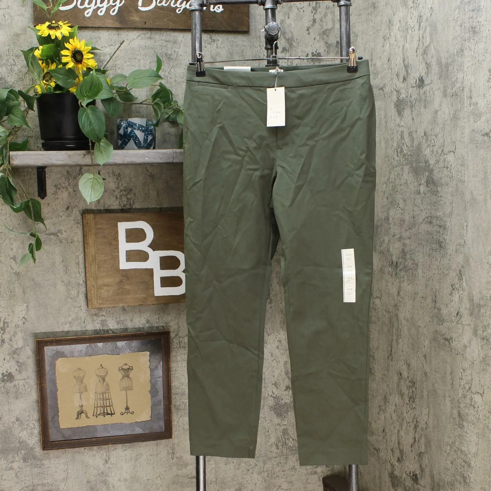Who What Wear Women's Mid Rise Relaxed Trousers