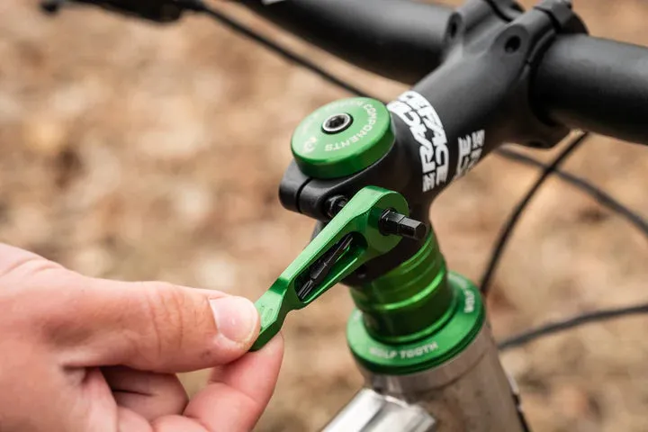 WOLF TOOTH AXLE HANDLE MULTI-TOOL BLACK